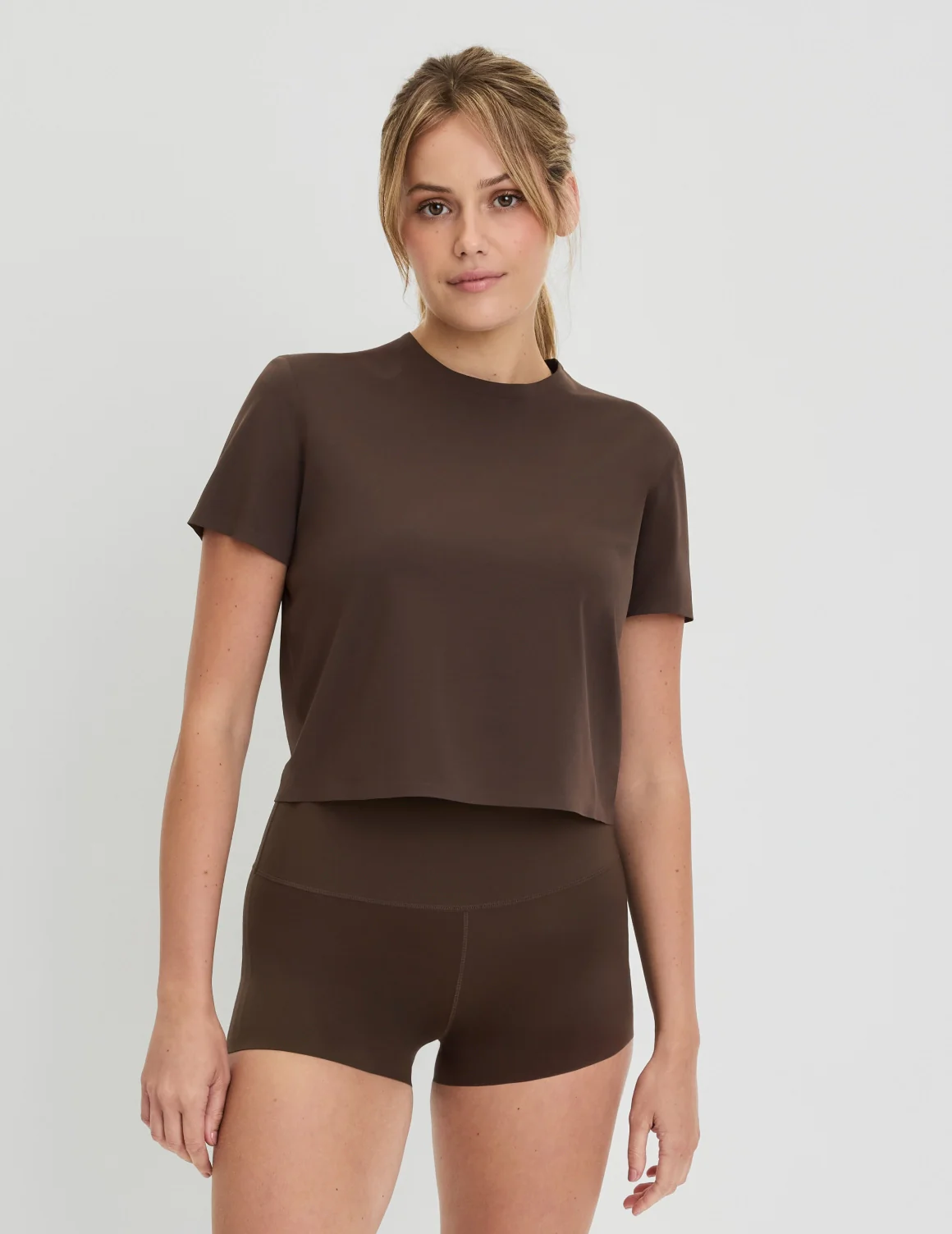 Studio Sleek Cropped T-Shirt - Image 5